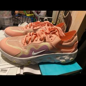 Women’s Nike sneakers